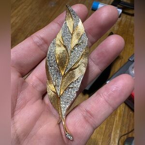 Vintage Gold Tone Sarah Coventry Leaf Brooch